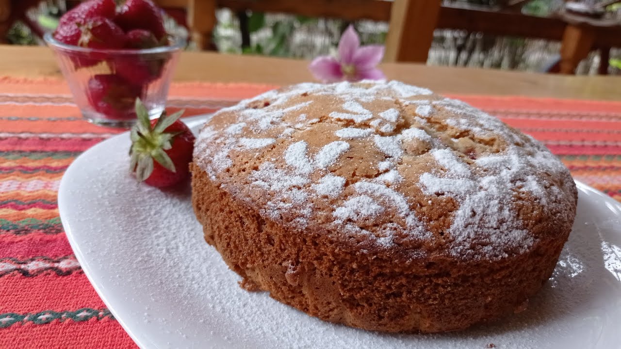 Много лесен и вкусен сладкиш с ягоди/A very easy and delicious strawberry shortcake