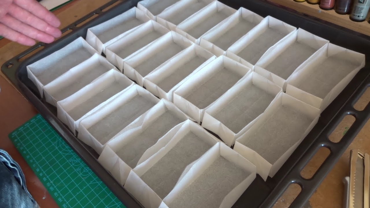 Trasteando 13 - Haciendo moldes de bizcochos, mantecados y madalenas