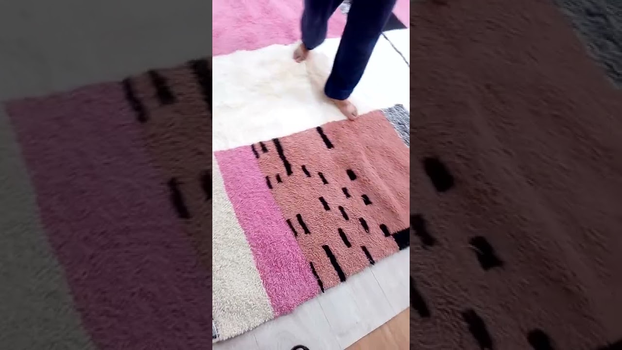 Beni Ouarain Style - Hand woven Wool Rug  305X204 CM Morocco rug  Pink Touch - Berber rug