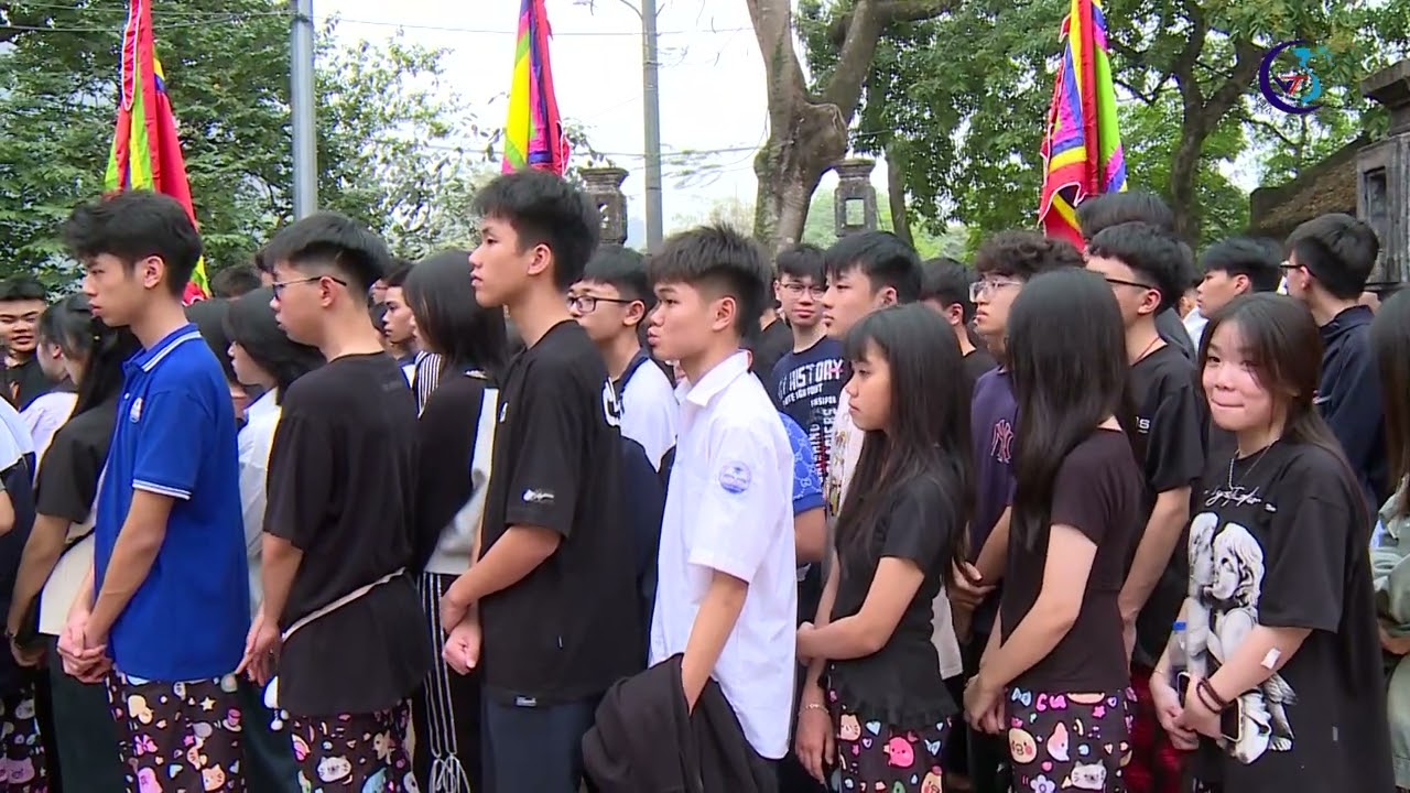 TRƯỜNG THPT NGUYỄN QUỐC TRINH TRẢI NGHIỆM VÀ HỌC TẬP TẠI CỐ ĐÔ HOA LƯ NINH BÌNH