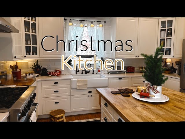 9 Quick Christmas Kitchen Decor Ideas - Bless'er House