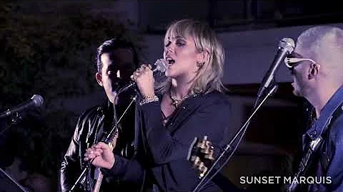 Miley Cyrus & Robby Krieger - Roadhouse Blues