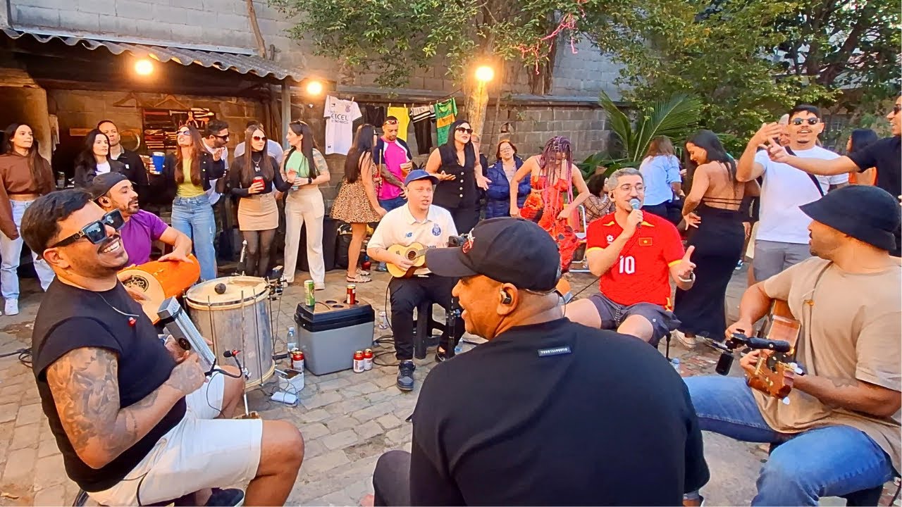 Pagode no Churrasco - Quem de Nós / Vacilão / O Show Tem Que Continuar / Não Deixe o Samba Morrer