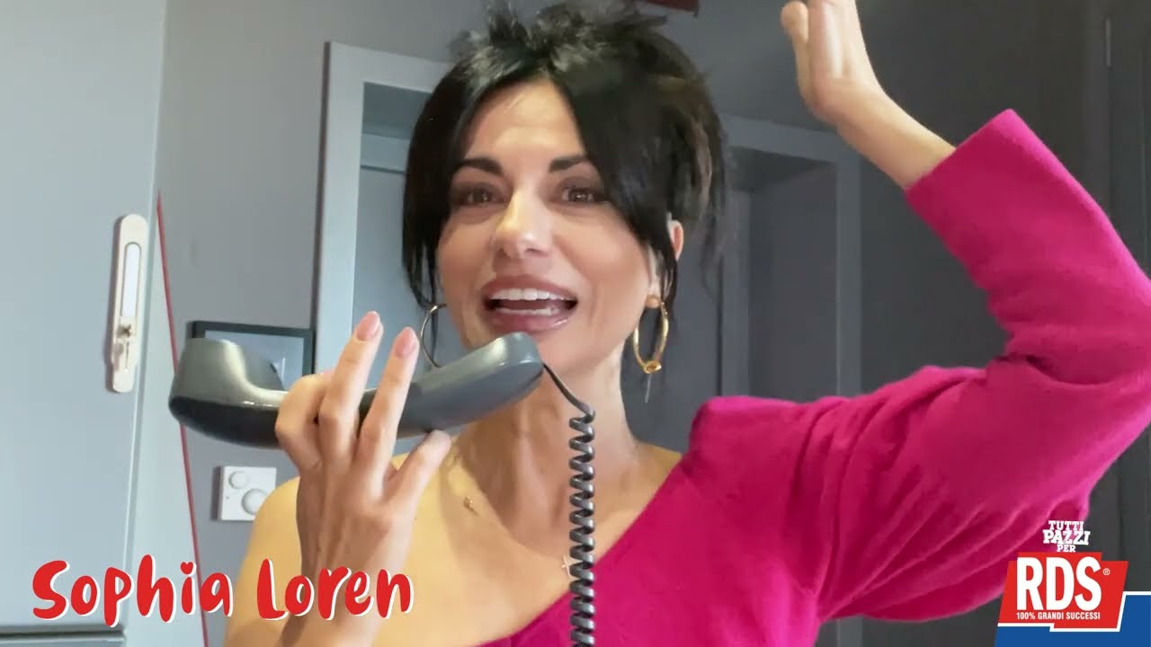 Sophia Loren (Rossella Brescia) apre un ristorante a Milano e svela il menù  | Tutti Pazzi X RDS