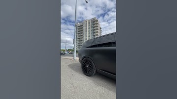 Big body Range Rover Vogue with 24 inch Forgiato wheels ￼