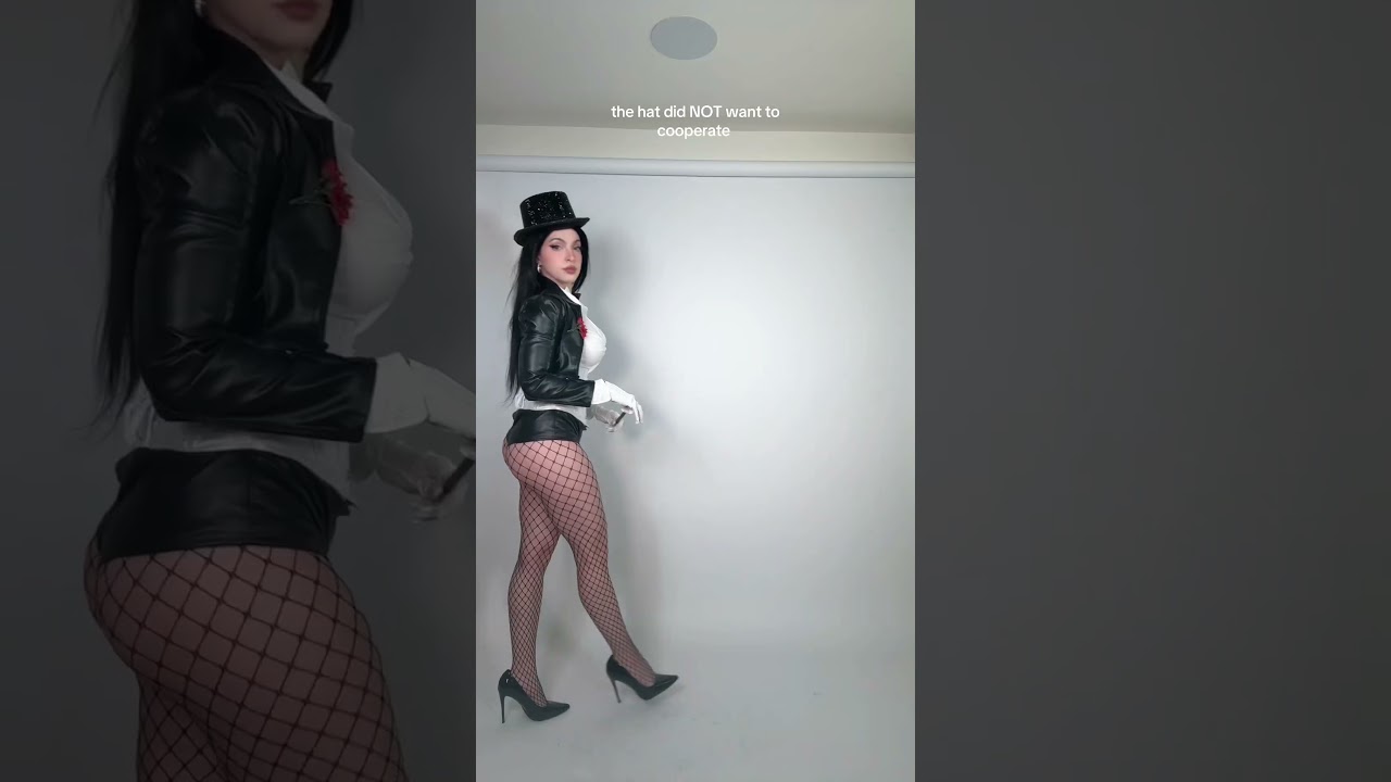 Sorry I’m on 2% energy, my hat kept falling off 😭 #dance #trend #zatanna #cosplay #zatannazatara