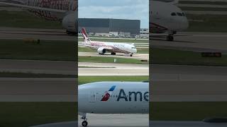 Qantas Dreamliner Arrival at DFW #Qantas #Boeing787 #shorts