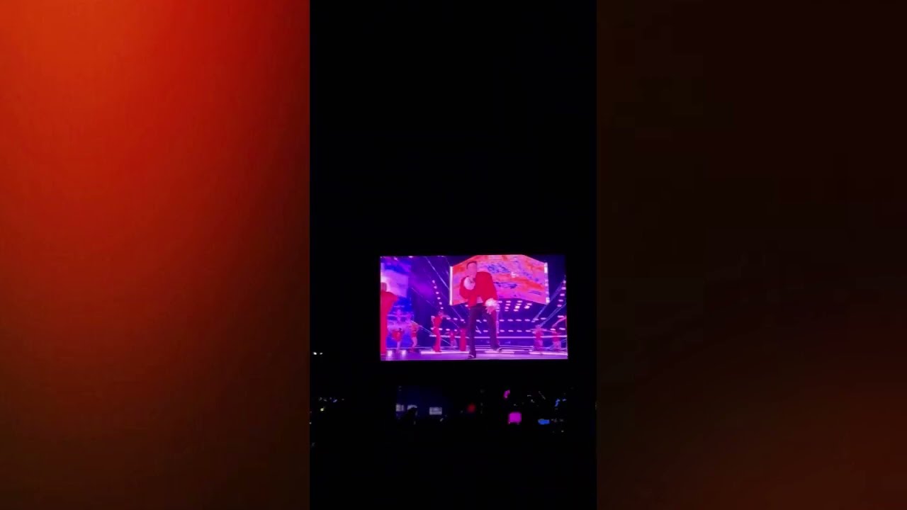 The Crowd Went CRAZY When He Said “Get Your Crayon” 😳🔥