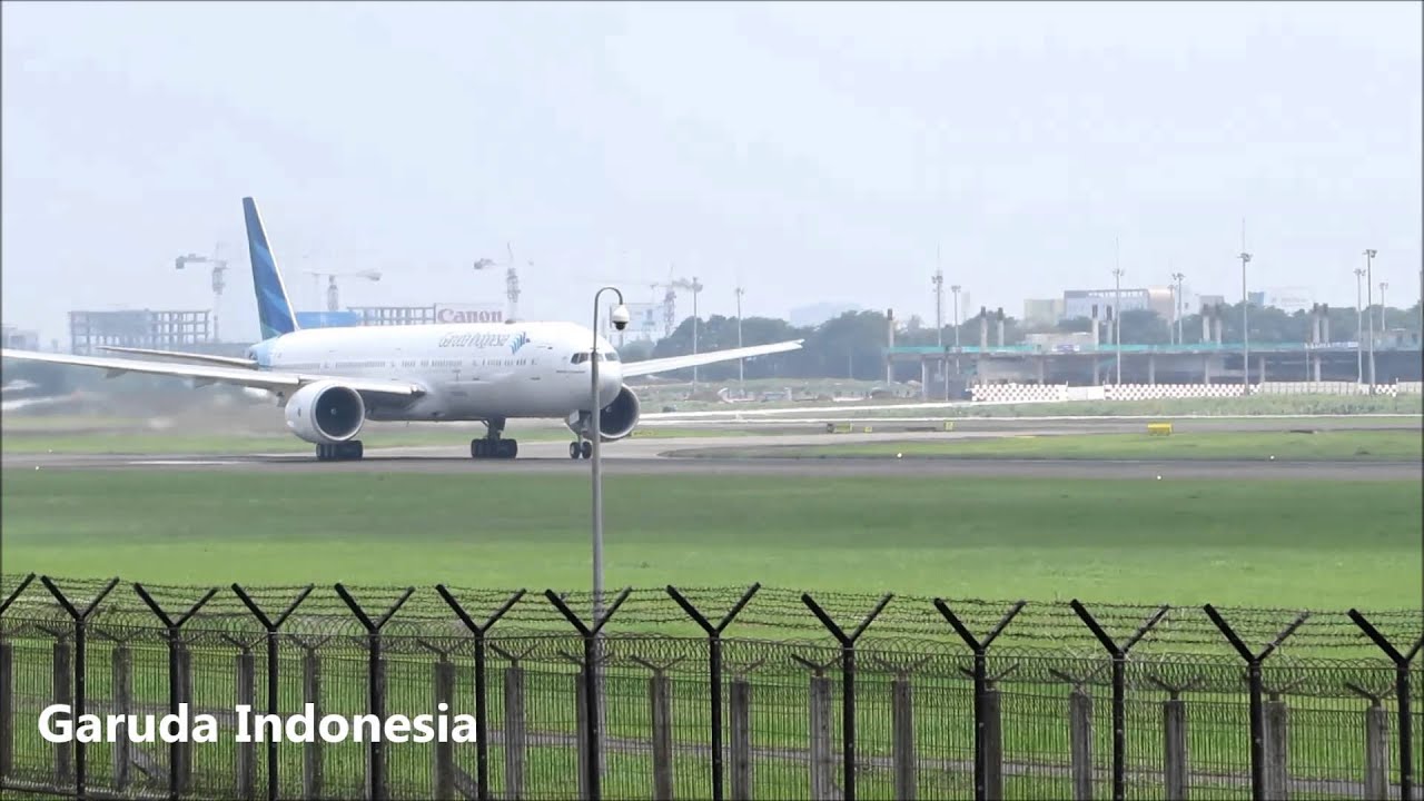Garuda Indonesia    Boeing 777-3U3(ER)   PK-GID