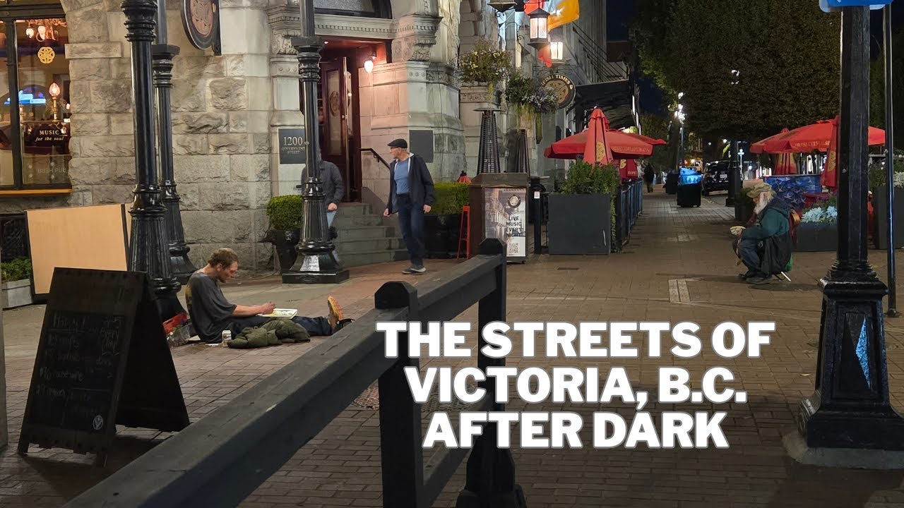 EXPLORING Victoria at NIGHT on Foot! 