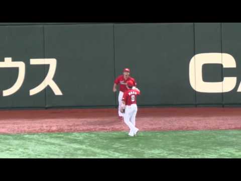 鈴木誠也、満塁のピンチを救う大ファインプレー（2016.4.17） Seiya Suzuki Beautiful catch