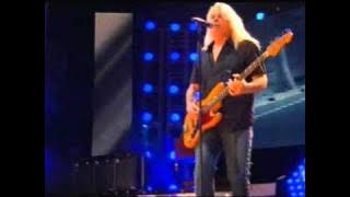 REO Speedwagon - Back on the Road Again (Live - 2010)