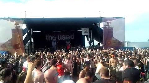 The Used- Box Full Of Sharp Objects w/ Nirvana intro (live)