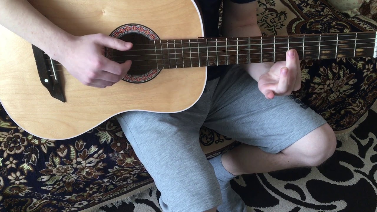 восьмиклассница без гитары