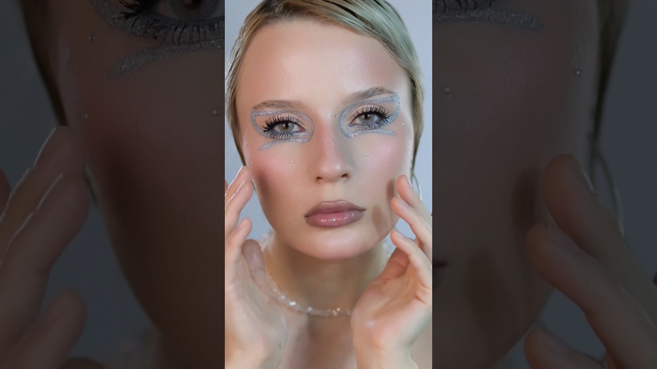 МАКИЯЖ ВДОХНОВЛЕННЫЙ 