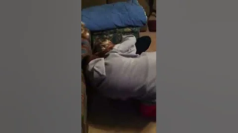 Girll attacking her mom for her phone -3