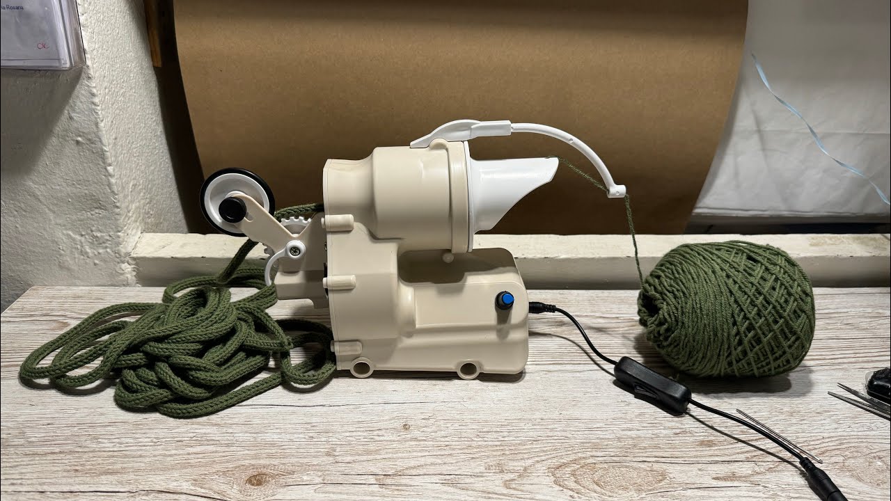 Como é a máquina elétrica que faz tricotin