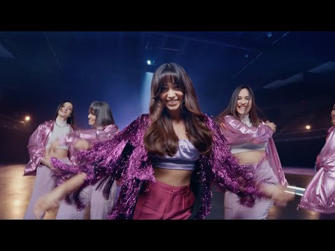 Zeynep Bastık – Kendi Yolumuzda (Official Video)