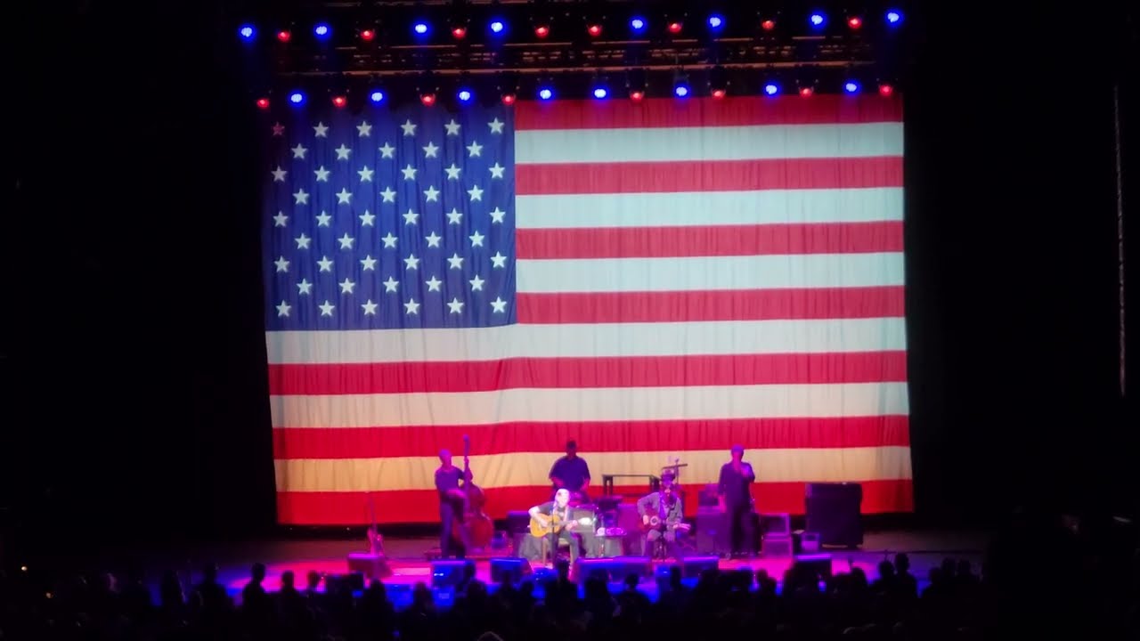 Willie Nelson "Good Hearted Woman" at SPAC 9/18/22 - YouTube Willie Nelson "Good Hearted Woman" at SPAC 9/18/22 - YouTube