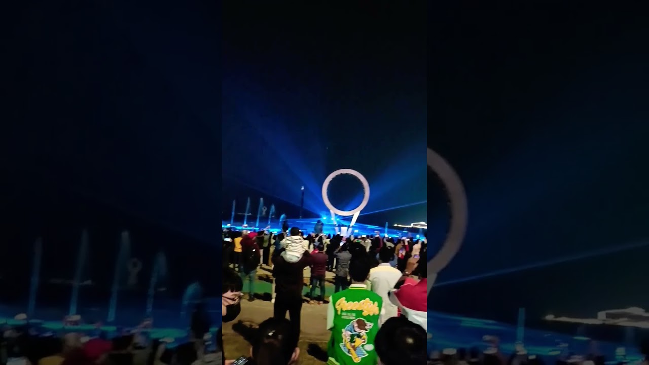 The Corniche area of ​​Doha is spectacular at night