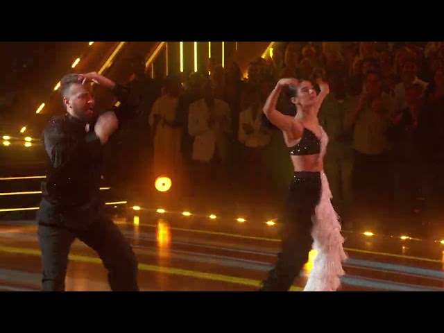 Charli D’Amelio & Mark Ballas Finale Performance | Dancing with the Stars class=