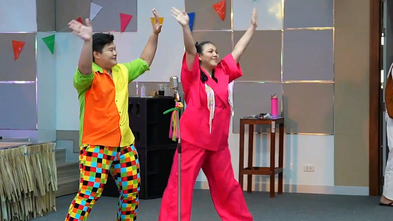 การแสดงภายในงานเกษียณอายุราชการโรงพยาบาลกลาง2567 “สาวน้อยบ้านนาแวะมาอำลาผู้เกษียณ” โดย ฝ่ายการพยาบาล