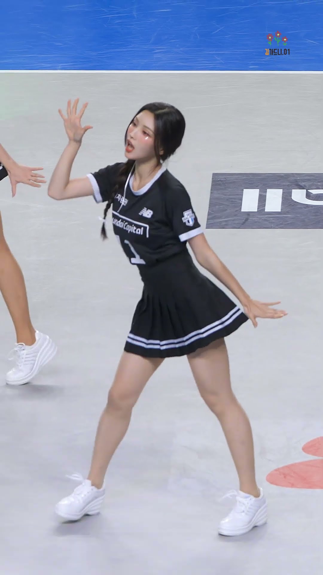 소녀 같은 김정원(Kim Jung Won) 치어리더 SNSD 'GEE"