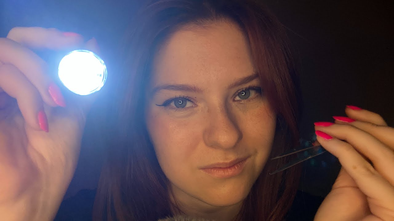 ASMR FR RP EXAMEN DES OREILLES 🔎👂 MAIS QU'EST CE QUE TU Y AS FOURRE? (personal attention, tingles)