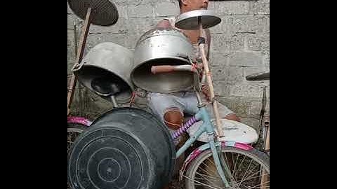 Parodi Drummer Aku masih sayang ST12