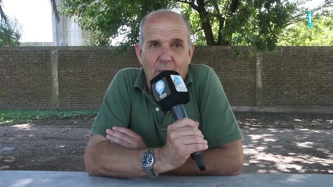 Mesas y bancos nuevos en parque San Martín.