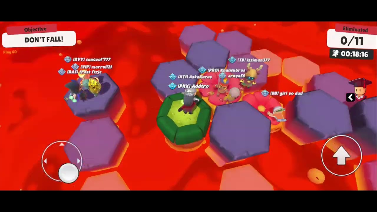 Ditengah-tengah Abang aku main piano bah  (masih sakit) 