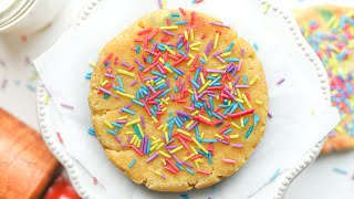 This birthday cake keto cookie recipe is made in just 5 minutes! it's
soft and chewy, basically, a homemade low carb lenny larry funfetti
cookie...