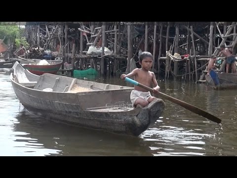 Vídeo: Como Visitar A Vila Flutuante De Kampong Phluk, No Camboja
