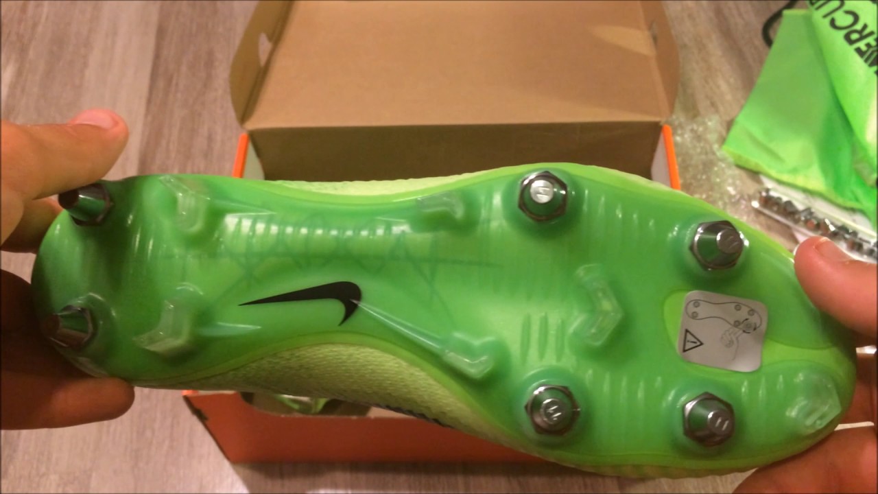 Unboxing | The Green Nike Mercurial Superfly 5 | 11teamsports - YouTube