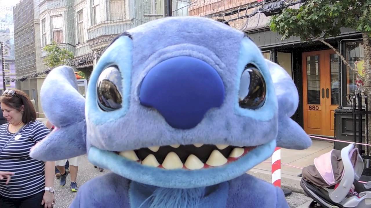 Stitch meets Tommy in Hollywood Studios