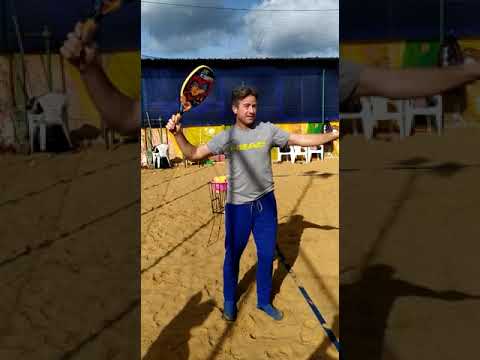 Video: Come Imparare A Giocare A Beach Tennis