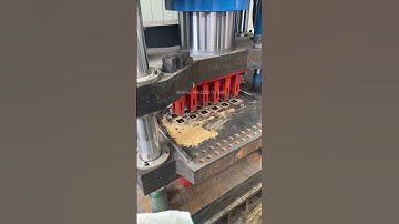 sawdust block press machine. biomass briquette machine. powder press machine.#hydraulicpressmachine