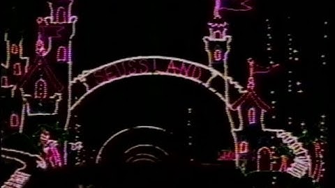 コンシャスTHOUGHTS - Our First Christmas | A Very Vapor Christmas Cassette & VHS Music Video