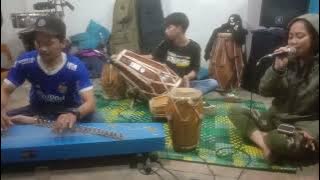 kacapi/kendang ( Kersa Yang Widi ).