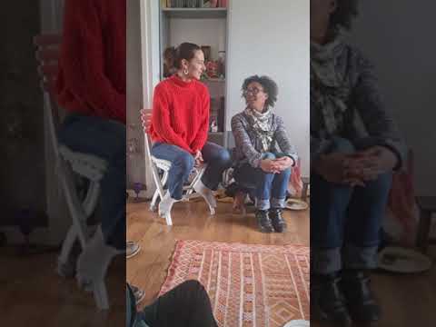 Француженки поют на чеченском...
