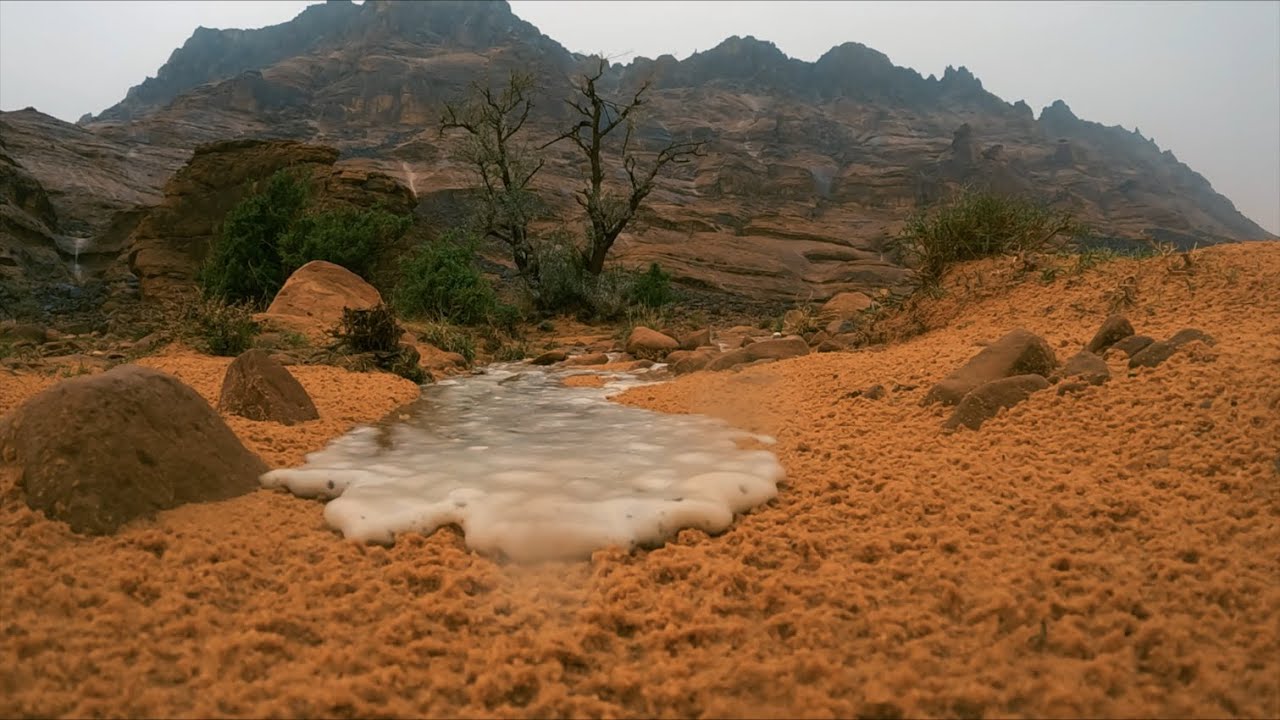 جبال حبران الواقعه غرب حائل المملكه العربية السعودية  SAUDIA Habaran Mountains located west of Hail