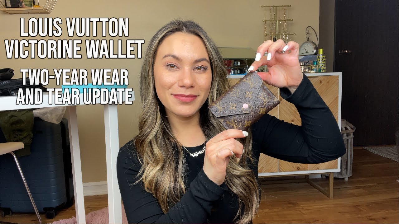 VICTORINE WALLET WEAR AND TEAR 