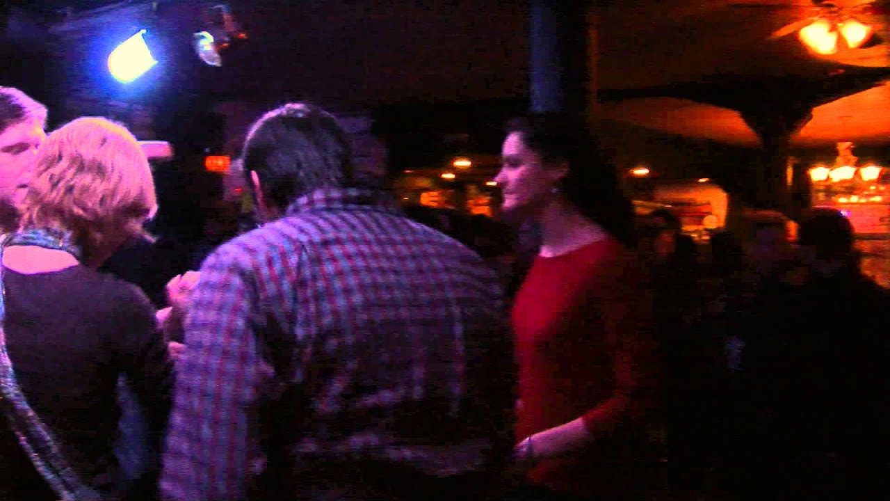 The Suits - Chase Her Anyway - Live at The Ship Pub