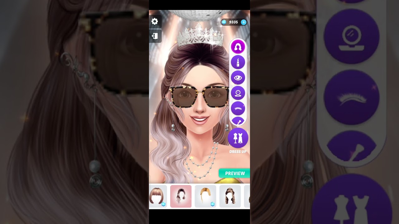 Fashion designer in india with a beauty queen 👑