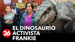 colombia-un-dinosaurio-sorprendio-a-los-legisladores-colombianos