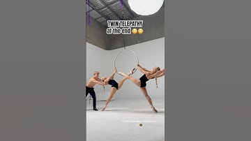 Twin telepathy in photoshoot 😳