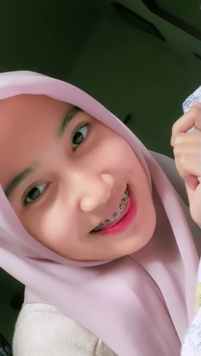 CEWEK CANTIK SAMANGATIN COWO COWO UNTUK SHOLAT JUM AT NIH WKWK