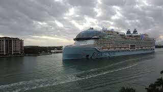 "Icon Of The Seas" departs Miami for the first time / "Икона Морей" впервые покидает порт Майами.