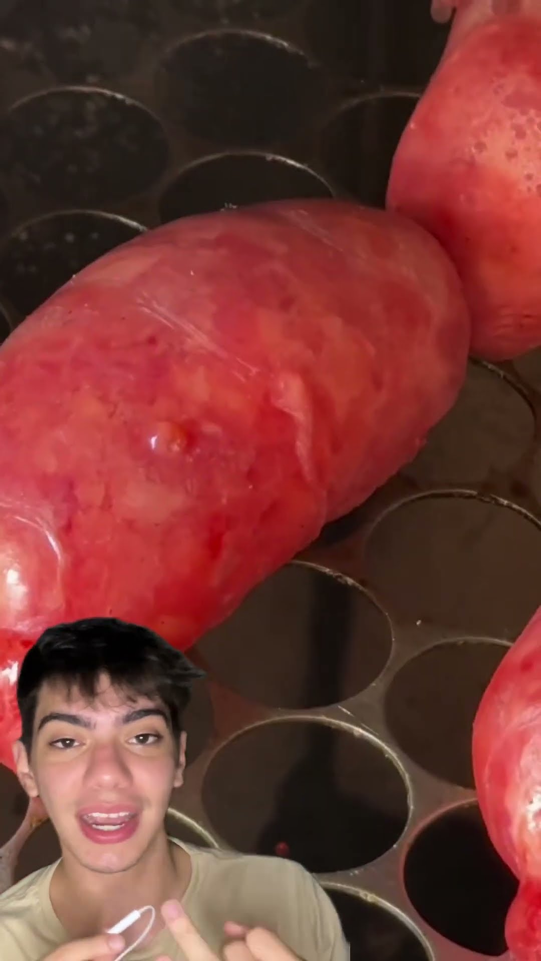 Não fure a linguiça na grelha! ? O líquido faz ela ficar suculenta e no ponto certo. #churrasco