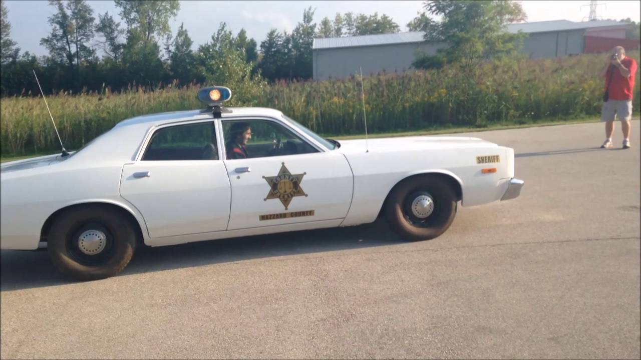 Vintage Works General Lee and Rosco in Hot Pursuit with Ron and Tyler